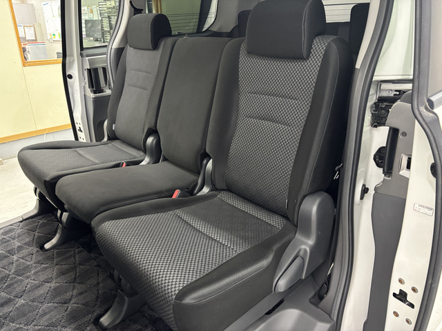 �y�K���X����̕i���z ���Ђ̓W���ԗ��ɂ�AIS�Ӓ菑�ƃI�[�g�I�[�N�V�������̍���\��ςݍ���ł��܂��B�v���C�X�{�[�h�̋��z�͏��o��݂̂��x�������z�B�i�������i���S���͈ꌩ�ɔ@�����B��ڗđR�ł��B