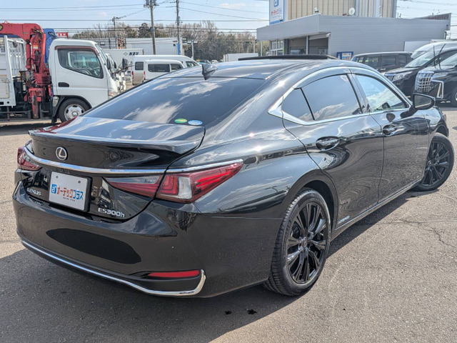 ES300h バージョンL