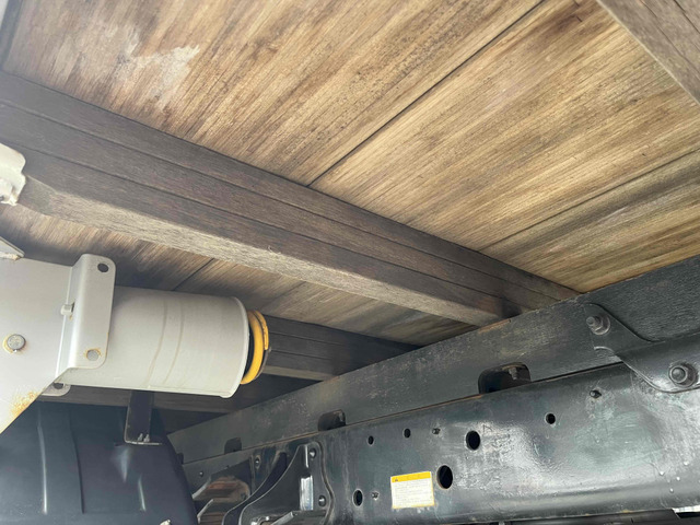 �ב䗠�ʂ��猩�Ă����x�ǂ����ƉM���܂���