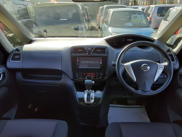 セレナ2.0 ハイウェイスター Vセレクション