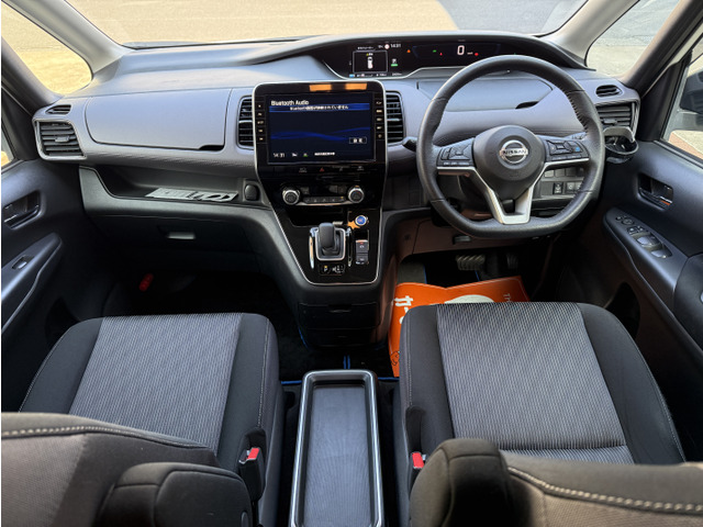 セレナ1.2 e-POWER ハイウェイスターV