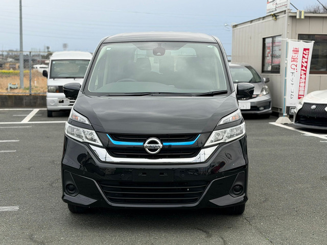 セレナ1.2 e-POWER XV