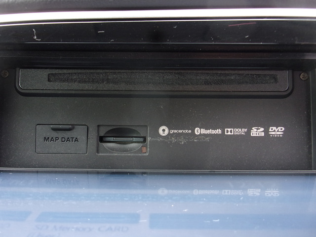 CD,DVD,SD�J�[�h�X���b�g���B