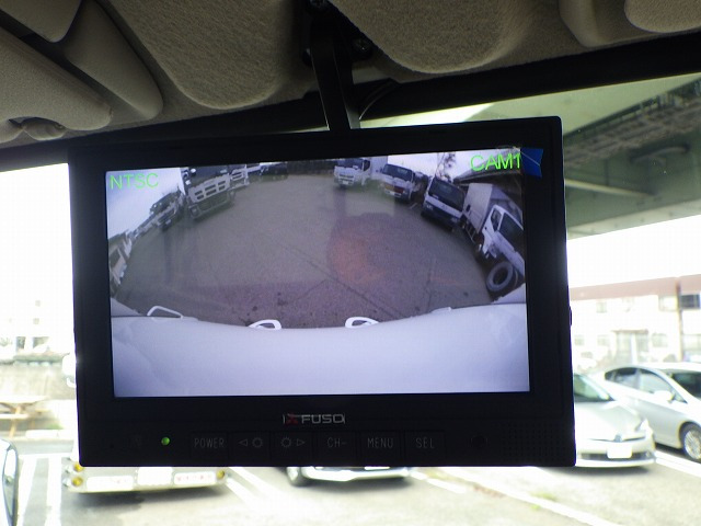 �o�b�N���j�^�[