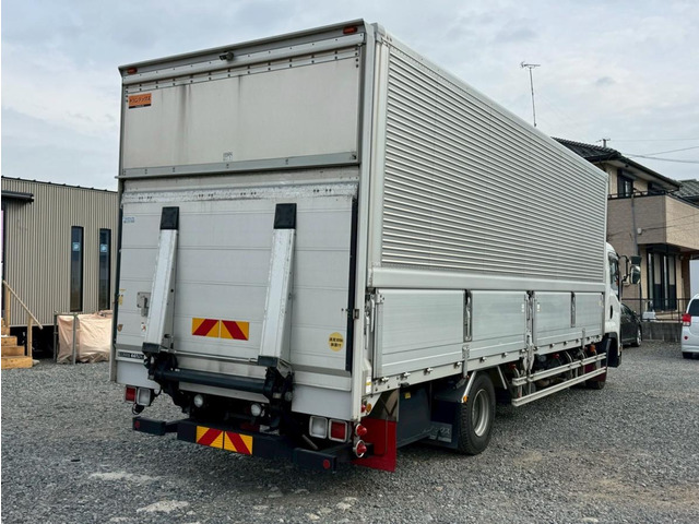 フォワードウィング