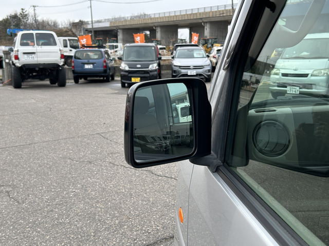 �y�x�����z���i�X�z���Ԃ������������܂��āA���ɗL�������܂��B�݌Ɏԗ��ɂȂ�܂��̂ŁA���񂲓s���̋X�������ɁA���ɗ��ĉ������B���X�\��������ƁA���ē����X���[�Y�ł��B