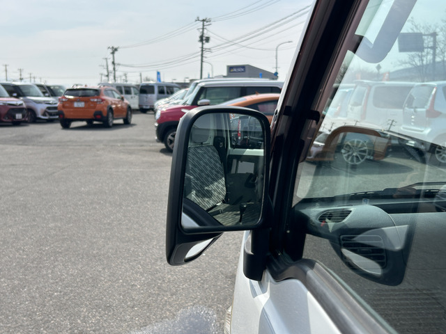 �y�x�����z���i�X�z���Ԃ������������܂��āA���ɗL�������܂��B�݌Ɏԗ��ɂȂ�܂��̂ŁA���񂲓s���̋X�������ɁA���ɗ��ĉ������B���X�\��������ƁA���ē����X���[�Y�ł��B