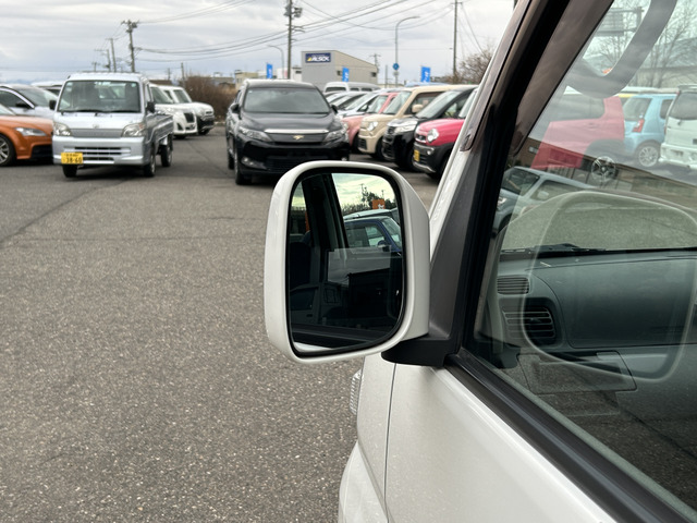 �y�x�����z���i�X�z���Ԃ������������܂��āA���ɗL�������܂��B�݌Ɏԗ��ɂȂ�܂��̂ŁA���񂲓s���̋X�������ɁA���ɗ��ĉ������B���X�\��������ƁA���ē����X���[�Y�ł��B