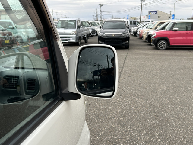 �y�x�����z���i�X�z���Ԃ������������܂��āA���ɗL�������܂��B�݌Ɏԗ��ɂȂ�܂��̂ŁA���񂲓s���̋X�������ɁA���ɗ��ĉ������B���X�\��������ƁA���ē����X���[�Y�ł��B