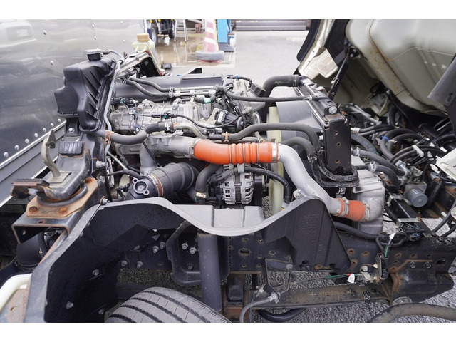 �L�x�ȃg���b�N�A���p�ԁA�n�C�G�[�X�Ȃǎ�舵���Ă���܂��B��xHP�������������Bhttp://www.vantruck.co.jp/