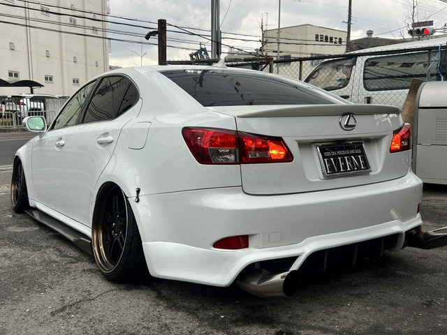 �K���X�R�[�e�B���O���{�H�\�ł��B��p��20.000�~���珳���Ă���܂��B���Ԏ�ɂ�艿�i���ς��ꍇ���������܂��B���̑��I�v�V��������葵���Ă���܂��̂ŁA���k�S���ɂ��\���t�����������B