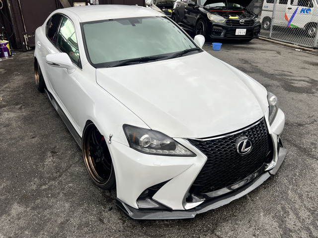 �K���X�R�[�e�B���O���{�H�\�ł��B��p��20.000�~���珳���Ă���܂��B���Ԏ�ɂ�艿�i���ς��ꍇ���������܂��B���̑��I�v�V��������葵���Ă���܂��̂ŁA���k�S���ɂ��\���t�����������B