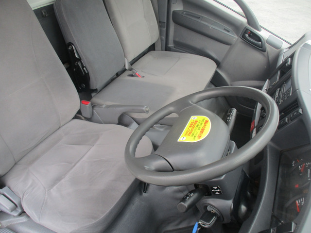 エルフ冷蔵冷凍車