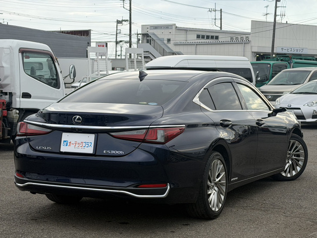 ES300h バージョンL