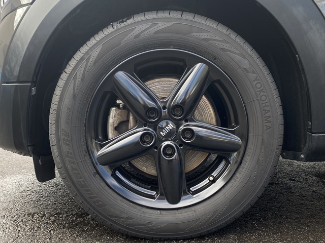 16インチです。ホイール等キズ等ございません。