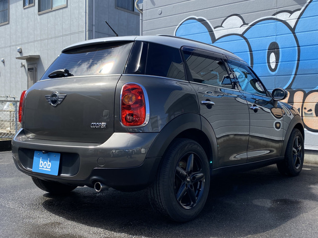 当店は、輸入車はもちろん国産車もラインナップしております。朝11時より午後6時まで営業致しております。お気楽にお電話下さい!!