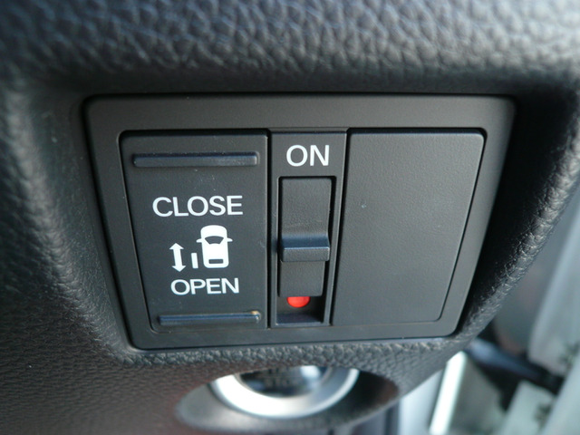 �{�^�������������ŁA�Б�P�X���C�h�h�A�̊J�\�ł�!�����q����̎��́E��������h�~�ׁ̈A�����ŊJ���Ȃ��悤�ɂł��܂��B