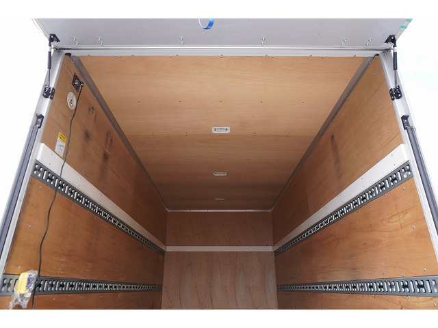 �V�Ԓ����������Ă���܂��B���g�p�̎ԂȂǂ����Ŕ[���������g���b�N����������u���Ă���܂��̂ł������������B