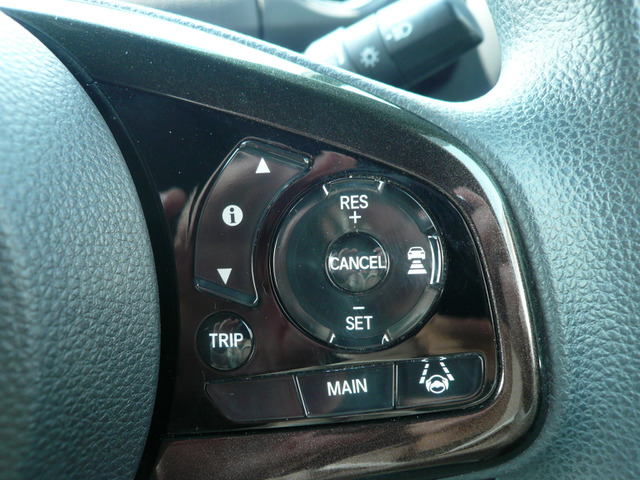 �N���[�Y�R���g���[��(�E)�h���C�o�[���ݒ肵�����x�������I�Ɉێ����Ă����@�\�ł�!���i���璷�����^�]������ɂ������߂ł�