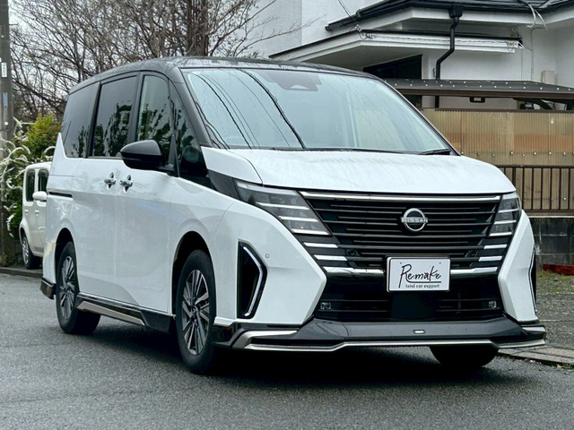 セレナ1.4 e-4ORCE ハイウェイスターV 4WD