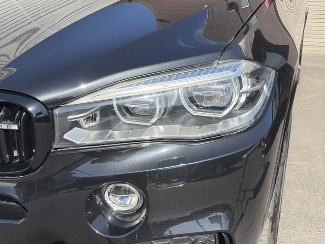 �yLED�w�b�h���C�g�z���V����ԑ��s�����ǍD�Ȏ��E���m�ۂ����S���ĉ^�]�ł��鍂�P�xLED�w�b�h���C�g�𑕔�!�_�����x�������A����d�͂��}�����Ă��܂��B