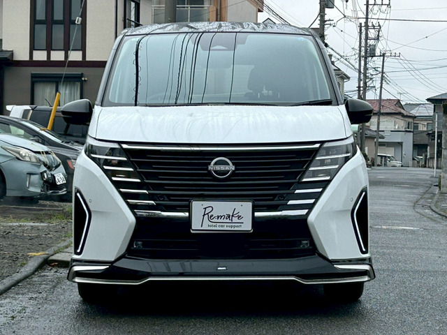 セレナ1.4 e-4ORCE ハイウェイスターV 4WD