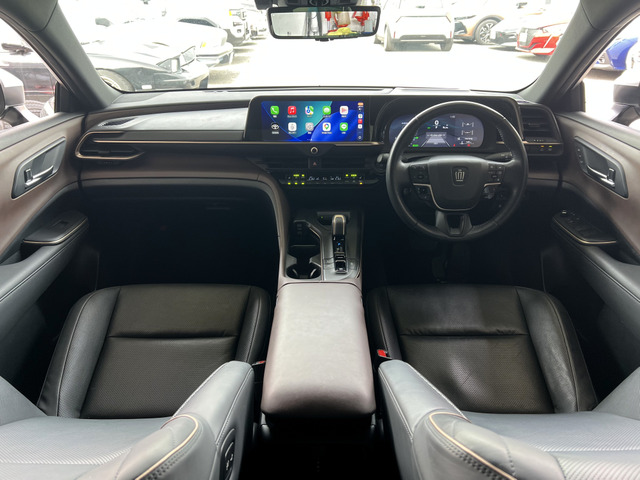 クラウンクロスオーバー2.5 G アドバンスト レザー パッケージ E-Four 4WD