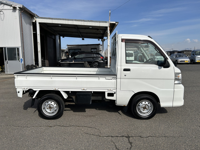 �y�x�����z���i�X�z���Ԃ������������܂��āA���ɗL�������܂��B�݌Ɏԗ��ɂȂ�܂��̂ŁA���񂲓s���̋X�������ɁA���ɗ��ĉ������B���X�\��������ƁA���ē����X���[�Y�ł��B