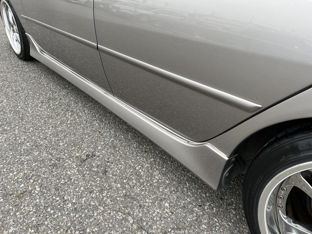 �T�C�h�X�J�[�g