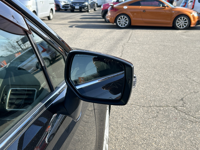 �y�x�����z���i�X�z���Ԃ������������܂��āA���ɗL�������܂��B�݌Ɏԗ��ɂȂ�܂��̂ŁA���񂲓s���̋X�������ɁA���ɗ��ĉ������B���X�\��������ƁA���ē����X���[�Y�ł��B