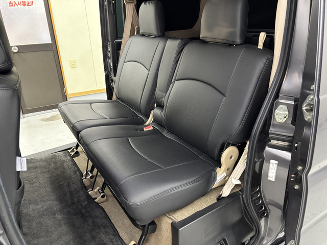 �y�K���X����̕i���z ���Ђ̓W���ԗ��ɂ�AIS�Ӓ菑�ƃI�[�g�I�[�N�V�������̍���\��ςݍ���ł��܂��B�v���C�X�{�[�h�̋��z�͏��o��݂̂��x�������z�B�i�������i���S���͈ꌩ�ɔ@�����B��ڗđR�ł��B