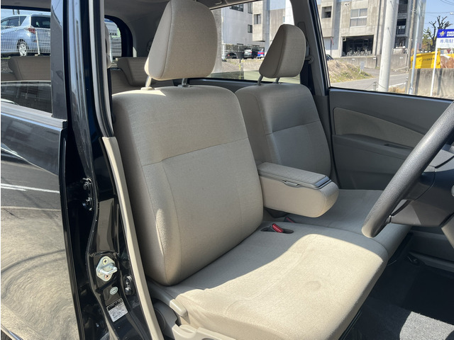 �V�[�g�͏����̃A�C�{���[�t�@�u���b�N�V�[�g�𓋍ڂ��Ă���܂��B�����̉���͂������܂����傫�Ȕj��Ȃǂ͂������܂���B�����̓^�o�R�L�Ȃǂ��Ȃ����K�ɂ��߂��������܂��B