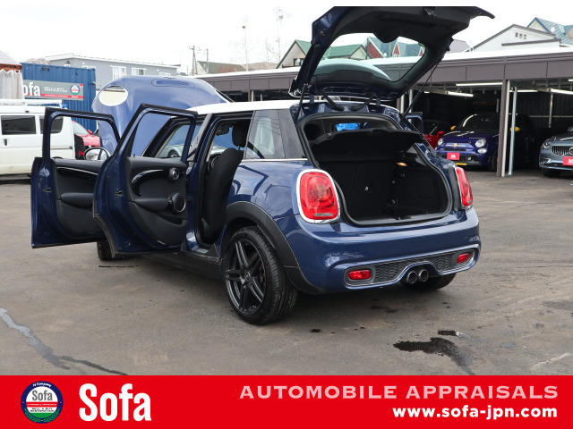 �z�[���y�[�W�ɉ摜�����f��