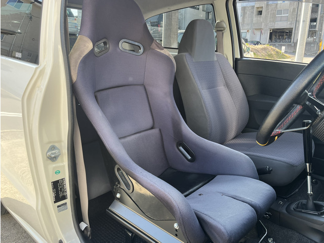 �^�]�Ȃɂ͎ЊO�̃t���o�P�b�g�V�[�g����������Ă���܂��B�z�[���h�������ɍ����������ł����Â炢�ł��B�����ڂ������������ł����ˁB