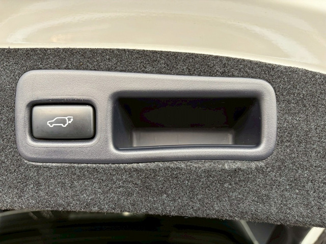 ハリアー2.5 ハイブリッド E-Four プレミアム アドバンスドパッケージ 4WD