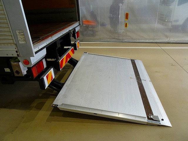 �t���Q�[�g 1,000kg ���{�t���n�[�t/KB3A �N���s�� ��:150cm/�L����:143cm ��:211cm/�L����:196cm PG�J�[�g�X�g�b�p�[ ���V���V���A/�׎������APG�X�C�b�`�R�[�h