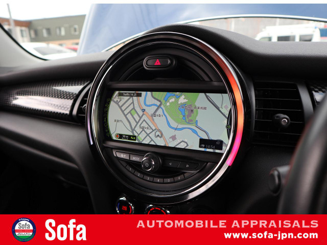 8.8�C���`���j�^�[�i�r�Q�[�V����