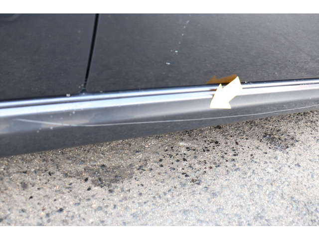 ���T�C�h�X�e�b�v�ɃT�r�ɂ��h������������܂��B