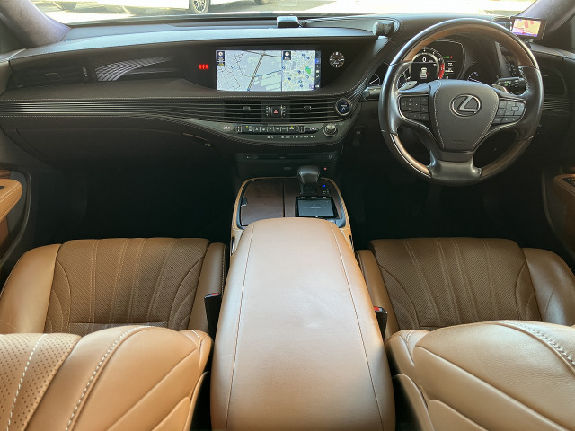 LS500h エグゼクティブ 4WD