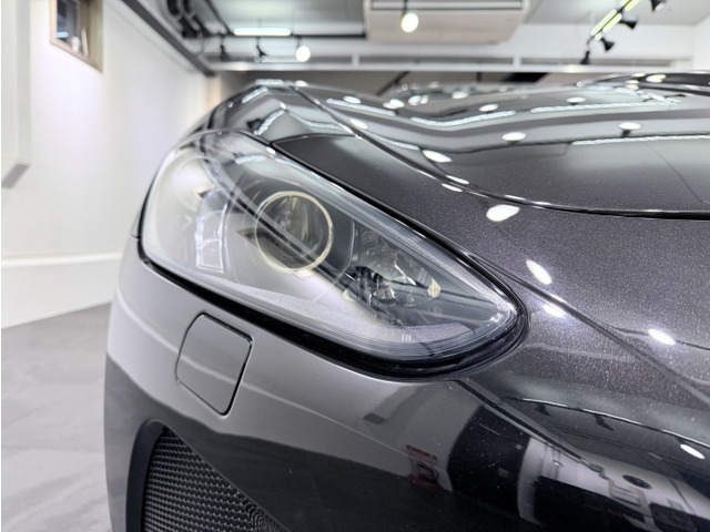 �򉻂ł����肪���ȃw�b�h���C�g�����Y���������̂����Y��ȏ�Ԃ��ۂ���Ă���܂��B��Ԃ̃h���C�u�����S�̃u���b�N���b�N�A�_�v�e�B�u�E���C�g�R���g���[���t�����P�x�o�C�L�Z�m���w�b�h���C�g���̗p�B