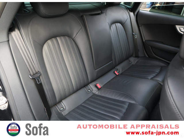 リヤシートもご覧の状態です ヒーター付