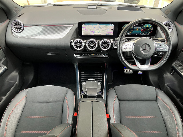 GLAクラスGLA200d 4マチック AMGライン 4WD