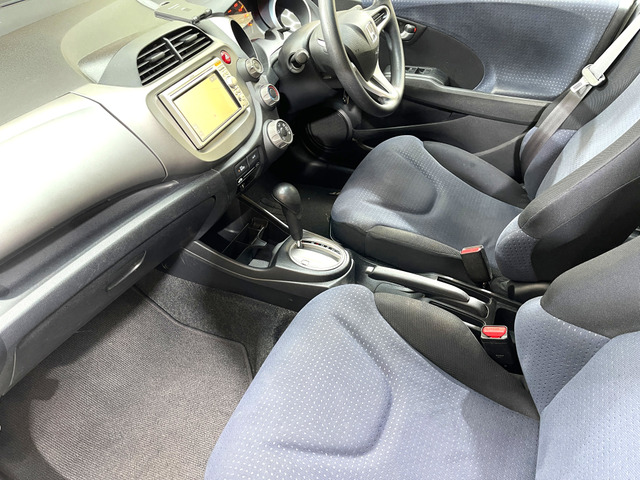 フィット1.3 13G 4WD