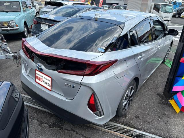 プリウスPHV1.8 S