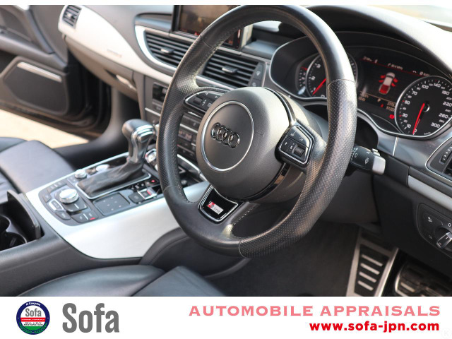 専用マルチファンクションレザーステアリング