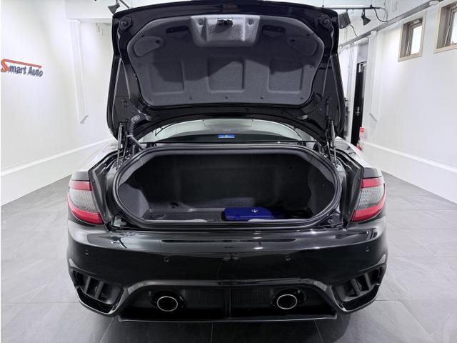 �׎��̗e�ʂ�260���b�^�[�ƂȂ�܂��B�܂��A�{�ԗ��ɂ̓G�L�]�[�X�g�E�o���u�R���g���[���[��������Ă���܂��B����p�����R��2�t���B