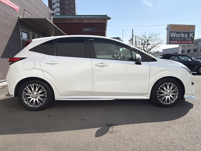 �y�O�� �E���z