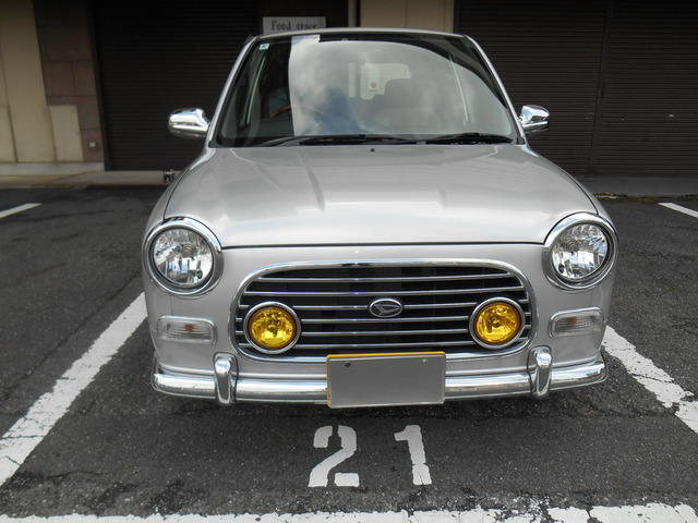 ミラジーノベース