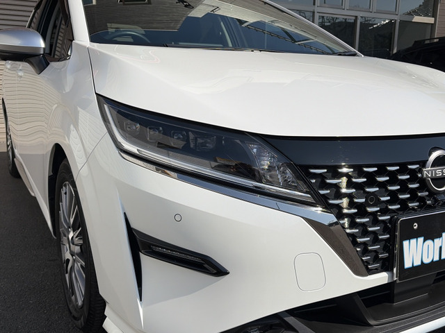 �yLED�w�b�h���C�g�z���V����ԑ��s�����ǍD�Ȏ��E���m�ۂ����S���ĉ^�]�ł��鍂�P�xLED�w�b�h���C�g�𑕔�!�_�����x�������A����d�͂��}�����Ă��܂��B