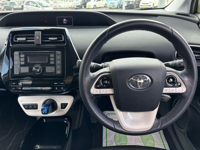 プリウスPHV1.8 S